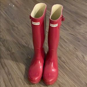 Hunter High Gloss Tall Raspberry Boots